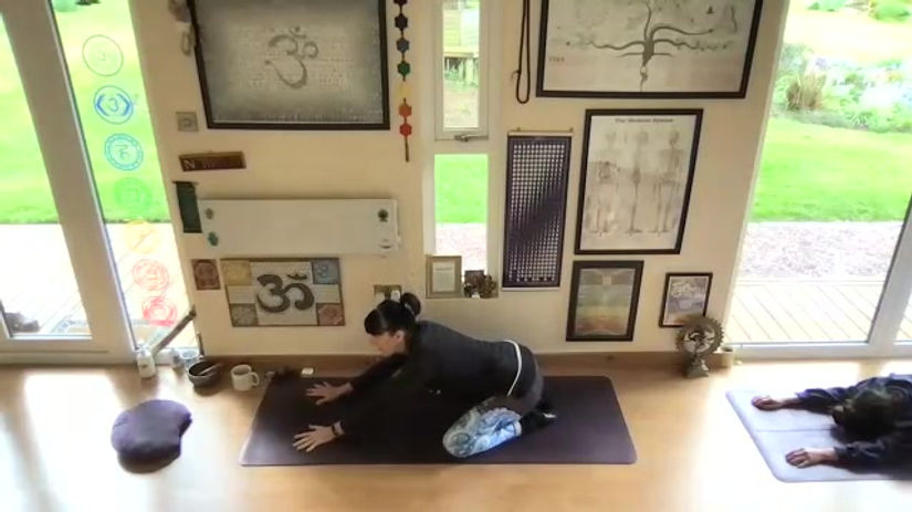 Uplifting yoga (60 mins)